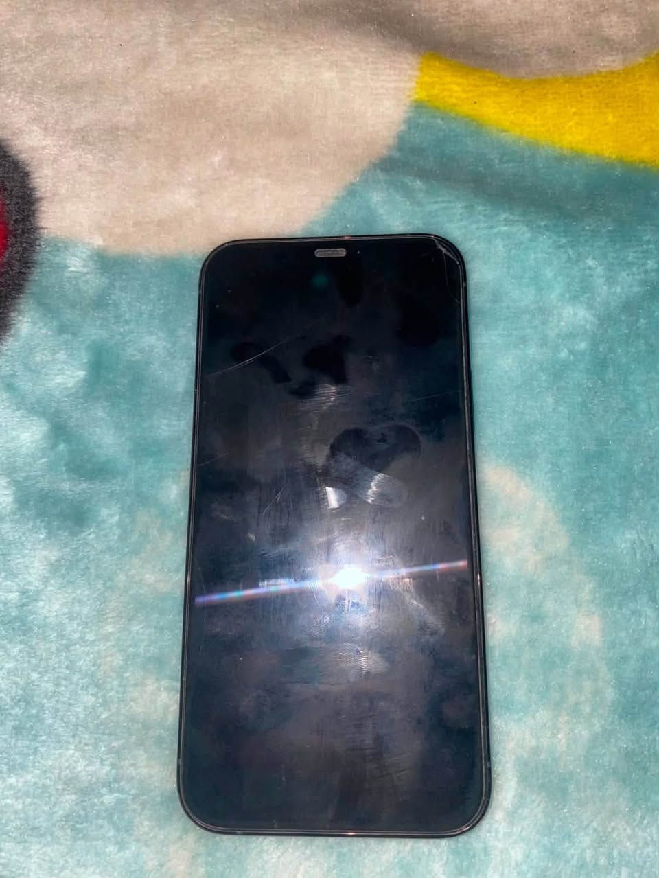 ايفون12 pro نضافه عاليه للبيع سعر 300 الف و بي مجال بصيط الي يريده يراسلني على رقمي وتساب الرقم ***********

