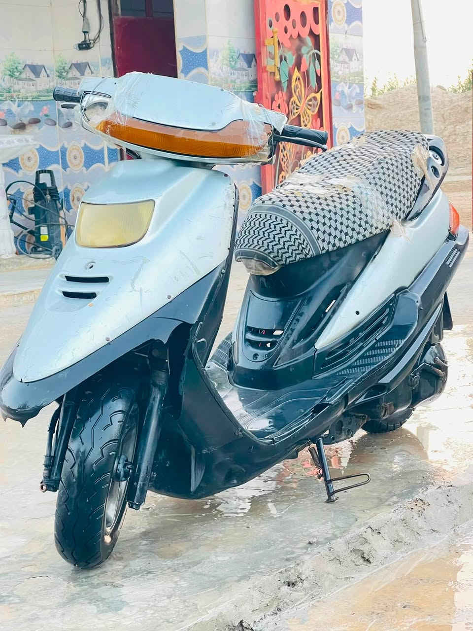 دراجه فراشه للبيع جاهزه من كلشي گبل للشارع 
تخم تاير كابريته و بلك وباتري جدد بالباكيت بيع مستعجل   مكان ديالى المقداديه 

لسعرر  150 وبيها مجال 
استفسار اكثر اتصل على الرقم 
***********
