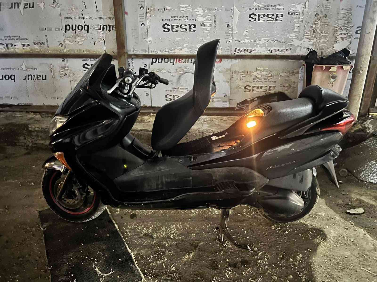 فورزه 08 للبيع مكينه خير من الله  دراجه مابيها نقص  كامله اوراق موجوده سعر 800 مكان دوره شارع ستين ***********
