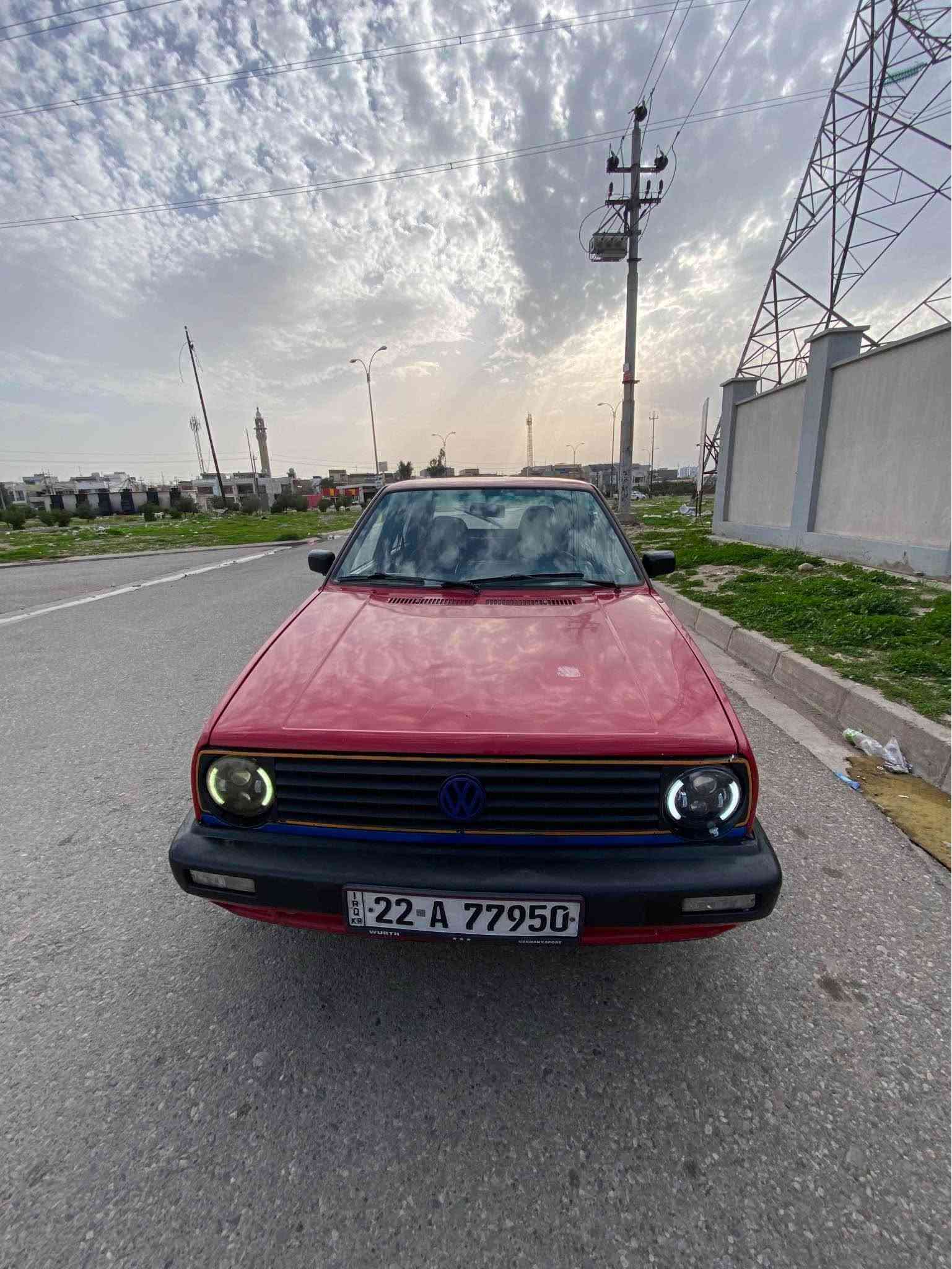 Slaw 
كولف 1990 مةكينه جوار بستن كير عادي 
سيارةكة زور خةوينه سبوغ عامه بو جواني 
سيارةكة زور جوانه و سبورته سعري 33مجالى كةم 

كولف موديل ١٩٩٠ مكينه اربع سلندر كير عادي بلادي 
سيارة كلش حلوه ورياضيه سعر 33 مجال قليل 
*********** أربيل, العراق
