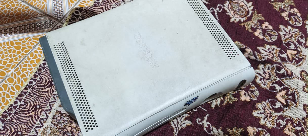 بلي إكس بوكس للبيع بي الألعاب خير من الله 98 لعبه ويه يده وحد فقط 100 وبيه مجال قليل مكان بصره جمهوريه *********** 📞📞
