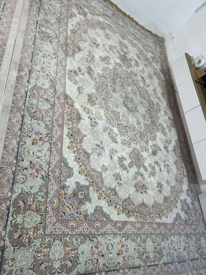 فەرشی ١٢٠٠شانەی گوڵەبەرجەستە قیاسی سێ بەچوارە بۆ ژورێکی ٤بە٦ ئەبێ یەکجار شۆراوە تراکمی ٣٦٠٠بۆ فرۆشتن بۆنرخ ***********
