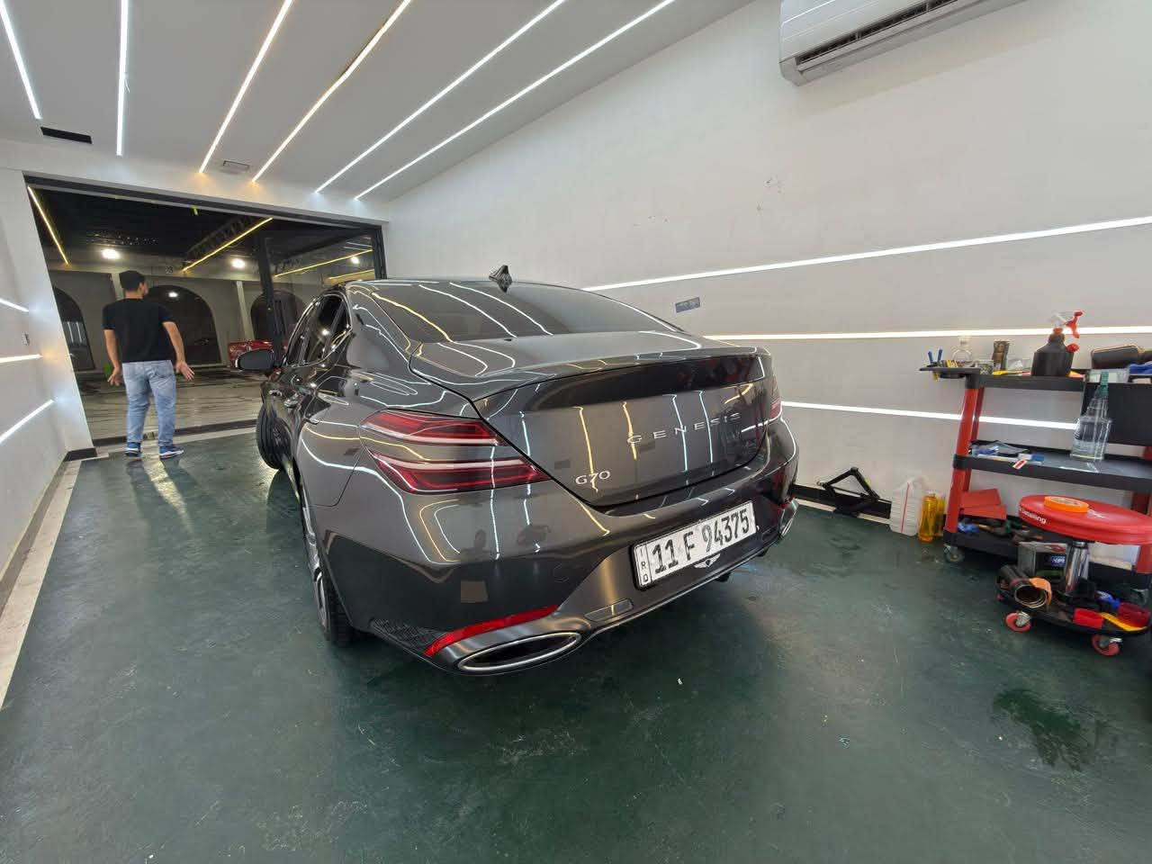 🔴Genesis g70 2025.
🔴 المسافه:المقطوعة : 9000  ميل.

🔴الفئه: ادفانس تو ويل (دفع خلفي) 

🔴حجم المحرك :2.5L turbo

🔴لوحة السيارة :بغداد (باسم البائع)

🔴الون : رصاصي + دواخل بيجي 

🔴حادث السيارة :بنيد راجع بارد بدون تبديل او صبغ او فتح

🔴المواصفات:

- 5 وضعيات قيادة (eco- normal-sport-sport plus- costume)  

- لانج كونترول

Auto Hold -

- شاشة كبيرة

- كشنات امامي تدفئة تبريد 

- كشنات كهربائية + ميموري

- تدفئة ستيرن

- ستيرن كهرباء

- كامرات ٣٦٠ درجة

- حساسات امامي خلفي

- سقف كنتارا

- بريكات برمبو ٦ بستم بلادي

- جامات اوتماتيك 

- سايد بريك كهربائي بصمه

-تبريد قطعتين 

- رادارات امامي وخلفي وجانبي

- نظام تحديد المسار

- مري شفط +اشارة + تعتيم

- لايتات LED امامي خلفي

- دخول ذكي مع انارة ترحيب

- قيادة ذاتية

- تحديد مسار + مثبت سرعة تفاعلي يدوس بريك ويمشي تلقائي

🔴للتواصل:***********

متوفر واتس اب او اتصال

— في ‏‏بغداد‏‏.
