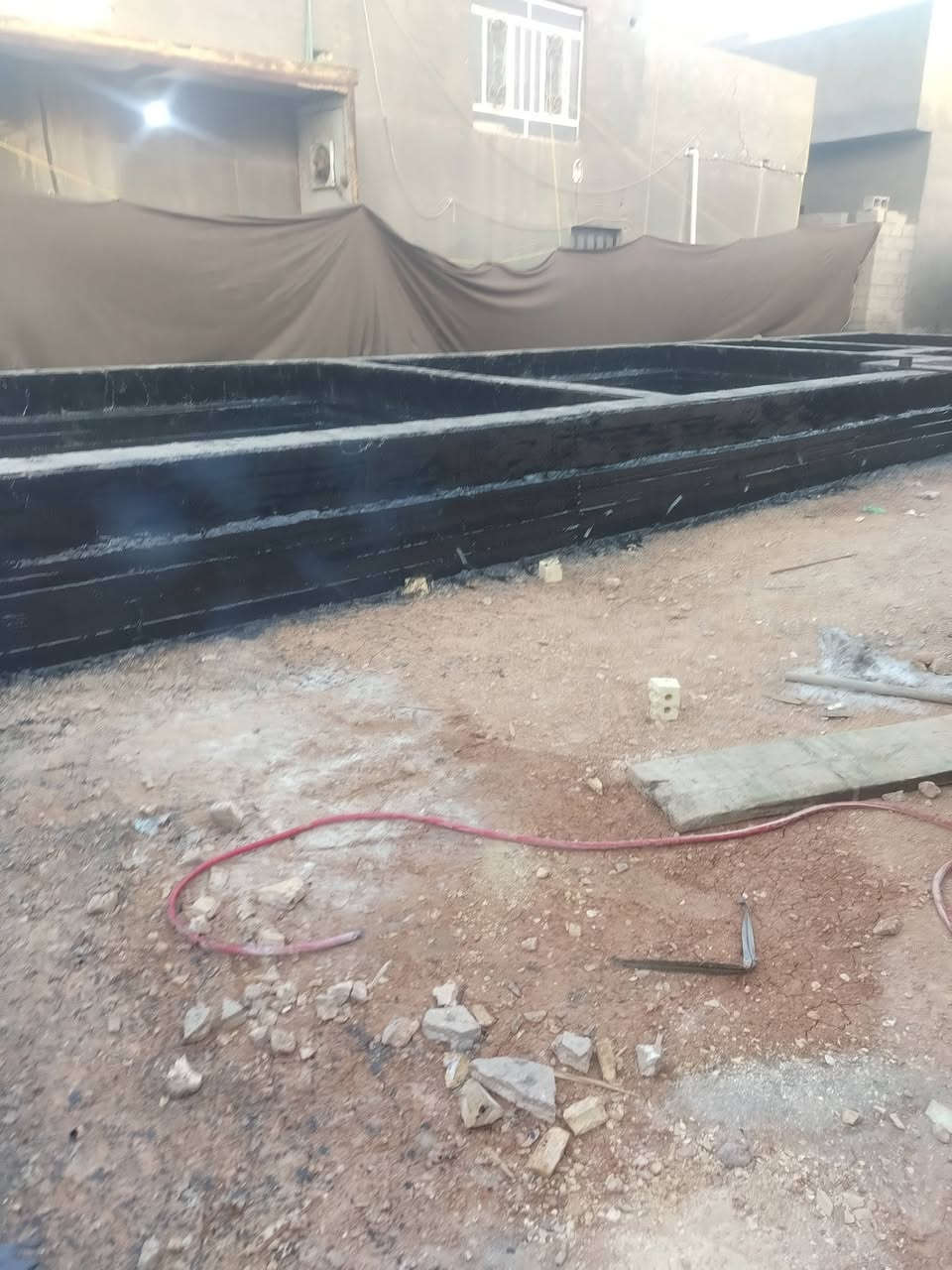 لتجير السطوح والاساسات بسعر مناسب ***********
