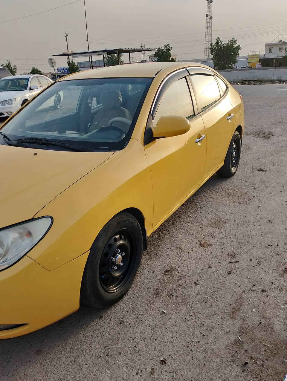 سلام عليكم الانتره 2008 
مكينه 2000 
وارد حادثه جاملغ امامي وباب خلفي 
تخم تاير جديد 
مصفره هياه 
باسمي 
حداديه ممتازه 
كهربائيه ممتازه 
للستفسار ***********
