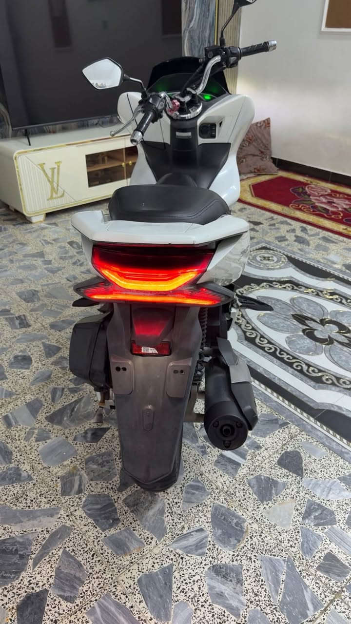 السلام عليكم Pcxالجيل الثالث
الدراجه نضافه فول تجي وتشوف بعينك الدراجه وارد كوري

***********حي اور /حي الكوفه
