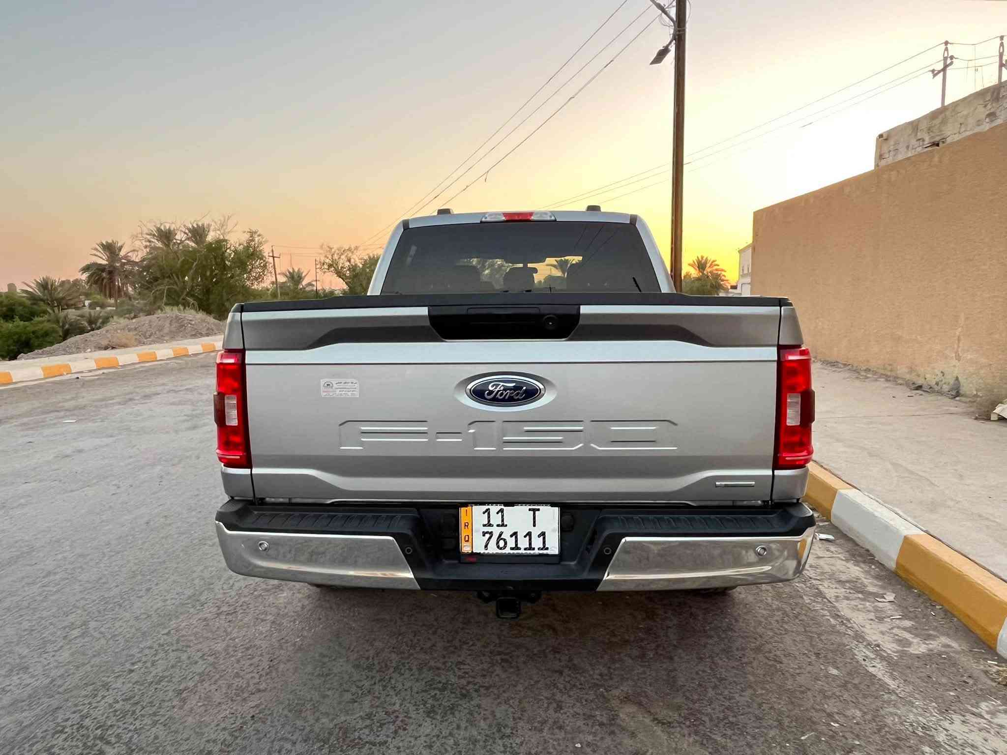 للبيع او المراوس حسب القناعة
فورد F150 XLT
السعر 260 وبيها مجال 
موديل 2022
محرك 6 سلندر 3500 تيربو 
ماشيه 14 الف  
 رقم بغداد دولي 
بدون صبغ فقط بارد بلجاملغ 
باب طويل بدي قصير المرغوب 
 ارباك ستيرن وبرده 
عدة جك سبير كله كامل 
-مكان السياره سامراء 
-الاتصال على الرقم ‭ ‭ ‭***********‬
