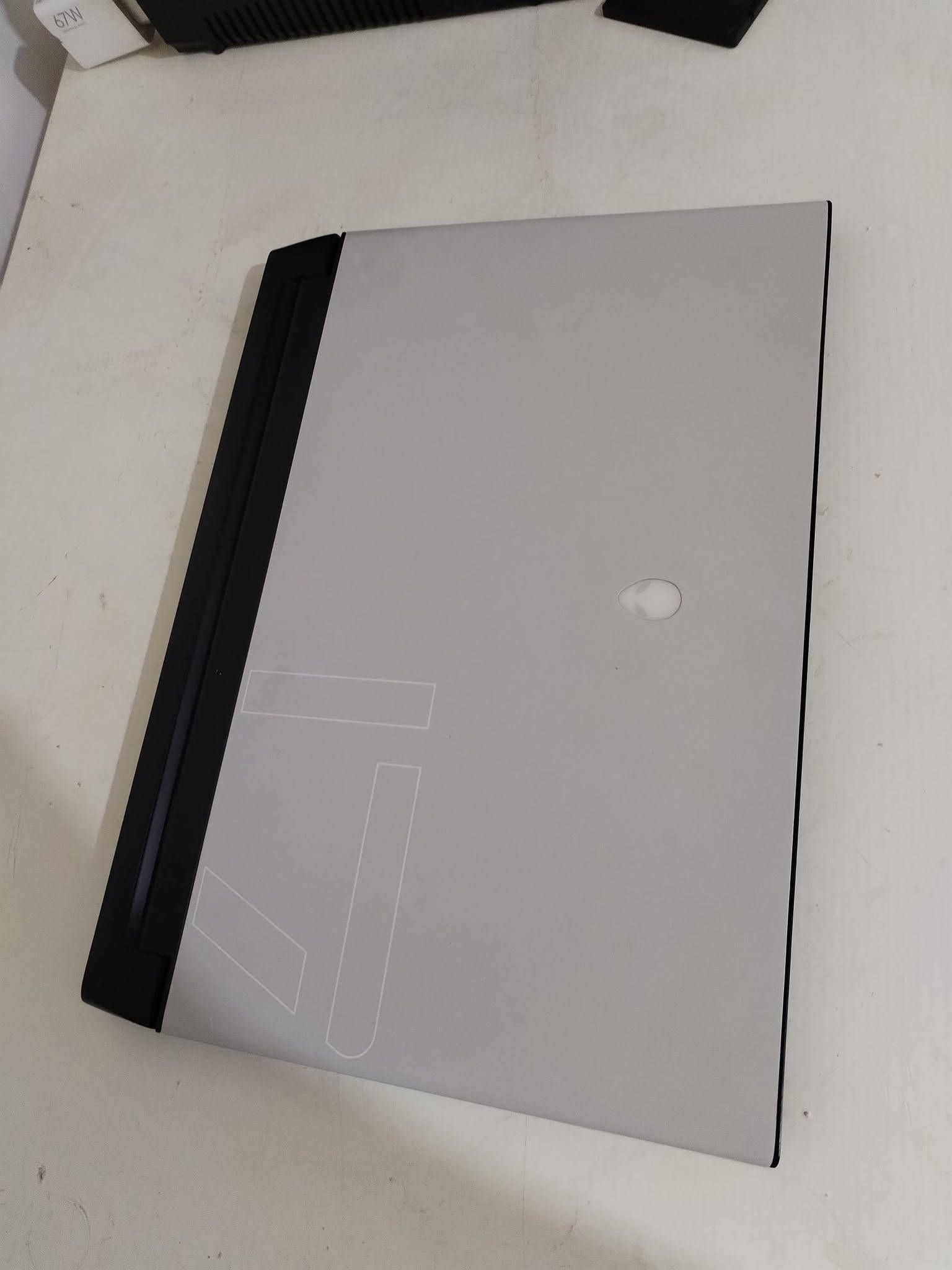 Alienware m17 • ٢٠٧٠ سوبر • i7 جيل 10