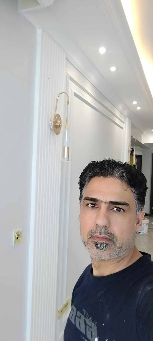 أشتغل صباغ بيوت تصليح بياض صبغ وجهات بنايات عاليه تغليف وراق جدران طلس ستان شغل مرتب ونضيف من @بغداد***********
