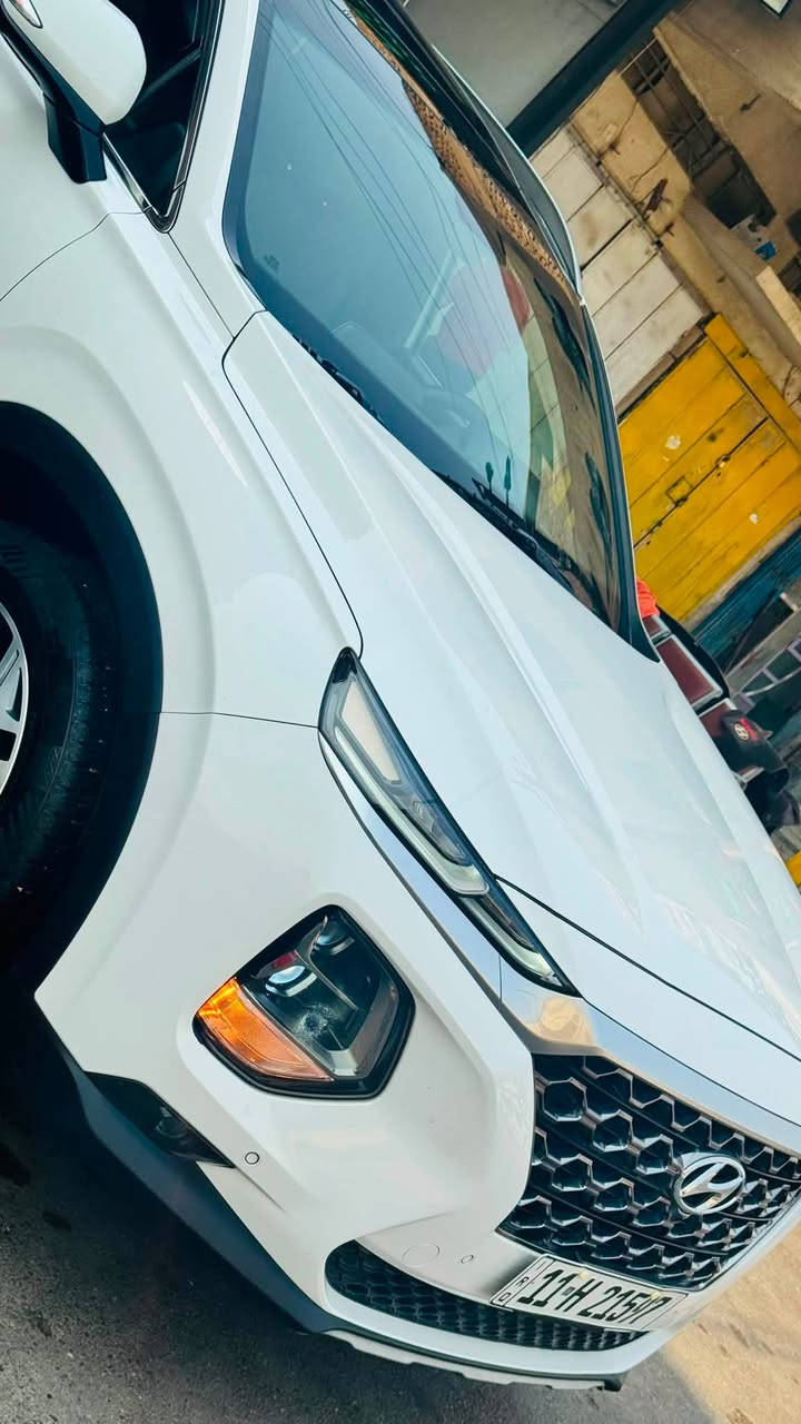 السلام عليكم سنتافي خليجي موديل 2020 مكفولة ماشية 76 الف السيارة مكفولة بيهة بارد كد شبر بالجاملغ الخلفي فقط السيارة فول الفول كويتي وجناية هذا الموديل يعرفون مواصفاتهة بصمة بانوراما تنتة كنتارا 4 كاميرات حتة بالدشبول وية الإشارة شاشة دجتل برادات خلفية داخل جلد قرميدي حار بارد كشن صندوق كهرباء كشنات مساج 4 حركات كهرباء حتة مقاعد الصف الثالث كهرباء والكشنات الخلفية تدفئة سايد بريك بصمة فور ويل اوتو هولد تشغيل عن بعد شفتات ستيرن شاحن وايرليس ثلاجة بالجكمجة لدات امامي خلفي حساس امامي خلفي مري شفط رادار بالمري الجانبية واشارة وبعد هواي مواصفات السعر 230  وبيهة مجال مكان السيارة بغداد 
***********
***********
