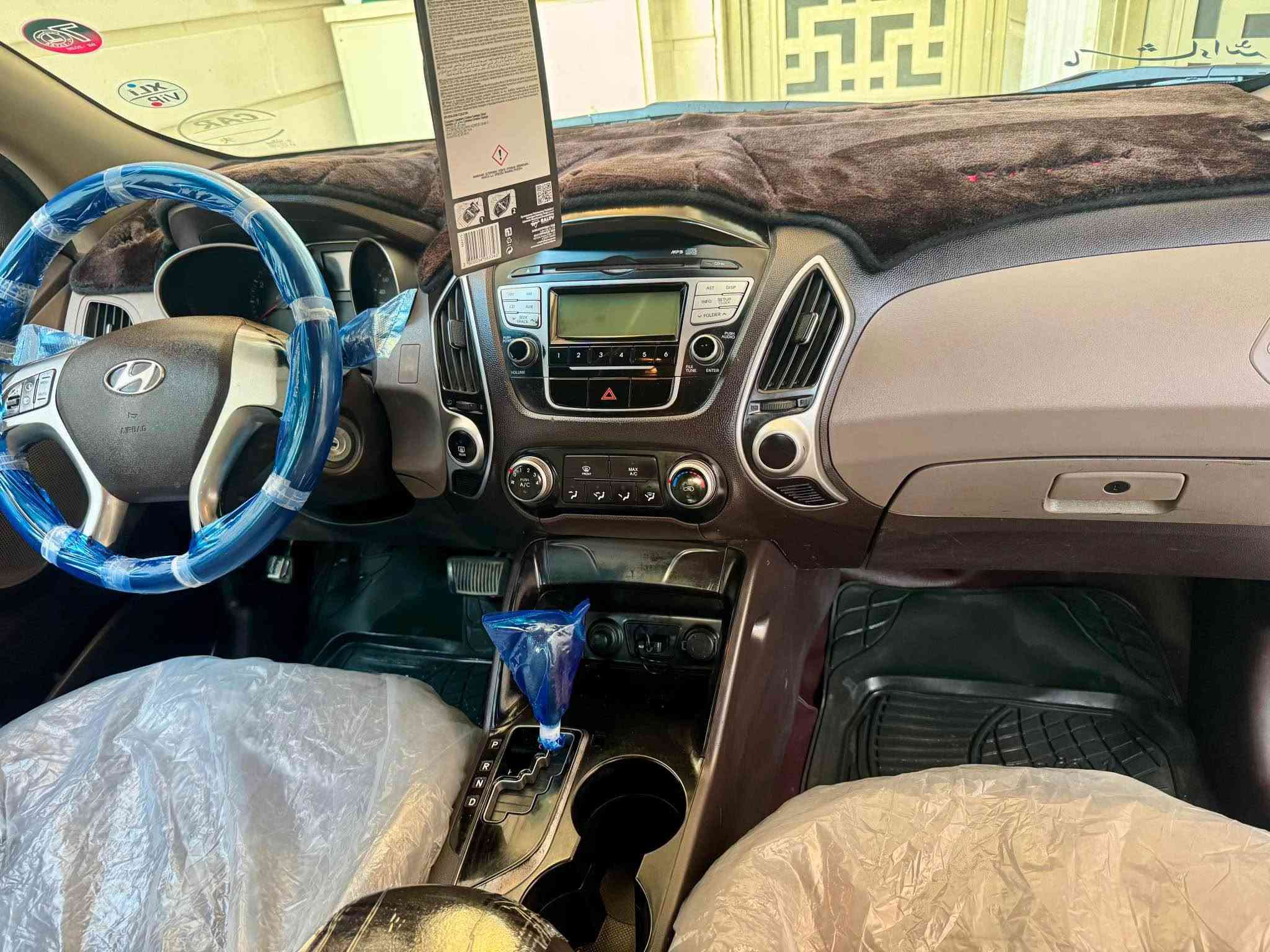 🚘هونداي توكسون للبيع موديل 2012 دفتر بنزين موجود كير اوتوماتيك، رقم اربيل سنوية و رقم كل جديد لغاية 2028 باسمنا شرط تحويل بيه قطعه تين صبغ جاملخ باب سايق بدون دواخل فقط شرط فحص ،كير و محرك و تبريت شرط ، تايرات جديد، سبير ويل كروم بيلادي ،باتري جديد، صدر امامي خلفي جديد،كهربائيات كل شغال،،باور،Abs,قفل مركزي سيارة  كلش نظيف سعر 115$ وبي مجال عنوان كركوك إمام قاسم ***********📲***********📲 كركوك, العراق
