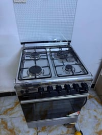 طباخ غازي كلش يشتغل بي الفرن وعيون الطباخ مستعمل فقط 3 اشهر وبي تلف بس...