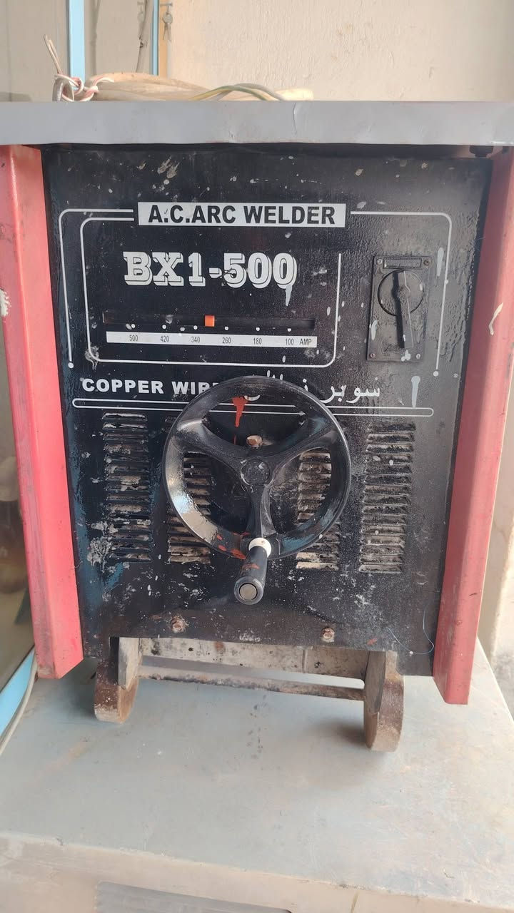 مكينه لحيم للبيع نضيفه نحاس السعر ٢٠٠ النجف ***********
