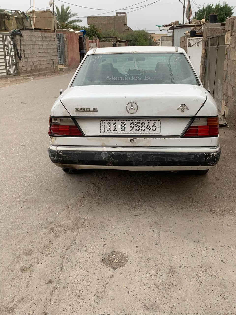 مرسيدس دب • ١٩٩٢ • رقم بغداد