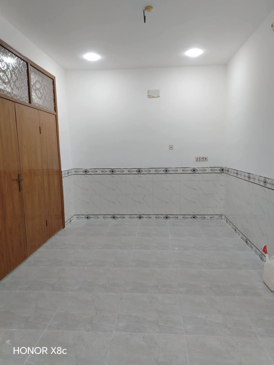 🏡دار للبيع🏡
المساحة: 100متر مربع
✅ #طابو_زراعي_سند_25_أقرار_محكمه
السعر: 46 مليون  (مع المجال)
الموقع: النجف شارع الصب عمود 327 #ألخط_ألاول

مواصفات البناء:
غرفة/ صالة معزولة/مطبخ معزول/ صحيات خارجية مكشوفة
بناء مرتب (أساس + سقف كونكريت + طابوك)
أرضية بورسلين أبو الـ 60

الخدمات:#بعد_عن_سوق_100م
ماء كهرباء مدارس سوق تبليط مولد

للاستفسار والاتصال:
***********
@إشارة
