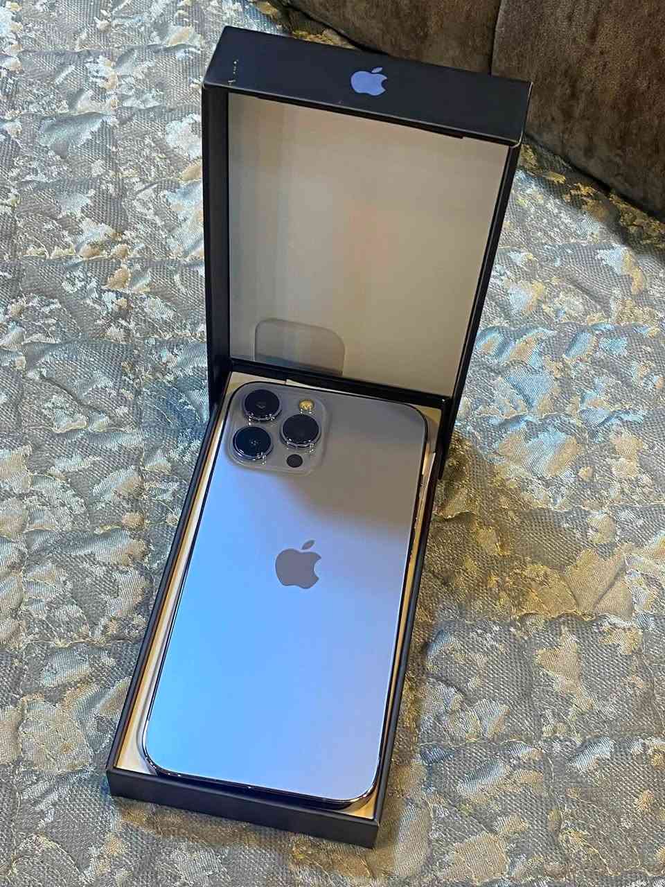 آيفون 13 pro max
بلاديييييييييي يعني كارتونو وياه
بطارية 85 شركة لا يفقد ولا شي 
ضد المي ما ابيعو إذا ما أشوفك بعينك 
نضافة كدام العين 
الذاكرة 256 
دبللل سيممم نموذج za 
السعر 750 قفل 
لين الأوربي المفتوح مصعد بطارية ومبدل شاصي عينباع ب700
رقمي ***********
