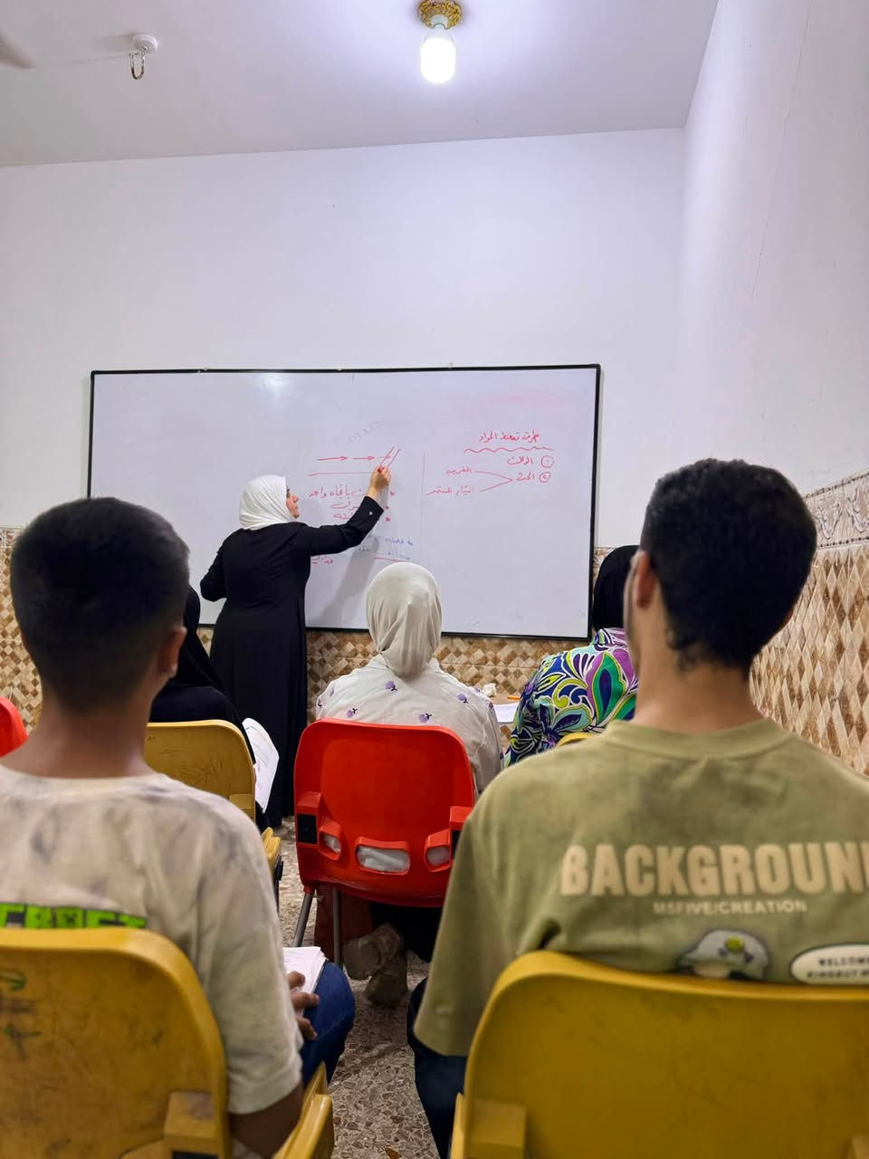 دورة الفيزياء للصف الثالث المتوسط
هل ترغبين/ترغب في ضمان التفوق وحجز الدرجة الكاملة في مادة الفيزياء؟
أعلنت الأستاذة  سارة هادي 
عن فتح باب التسجيل لدورات التدريس الخصوصي (المكثفة / الشاملة) لمنهج الفيزياء للصف الثالث المتوسط للعام الدراسي الجديد.
✨ مميزات الدورة:
 شرح مفصل ومبسط لكافة مفاهيم الفيزياء والتركيز على الفصول الوزارية المهمة.
 حل المسائل الرياضية بطرق سهلة وواضحة مع التدريب على كافة الأفكار الوزارية.
 اختبارات دورية ومفاجئة لضمان استيعاب الطالب للمادة وقياس مستواه أولاً باول.
 مراجعة شاملة وكاملة للمنهج مع حل أسئلة السنوات السابقة والامتحانات الوزارية.
📍 عنواننا: الكوت / خاجية / شارع مدرسة النهرين الأهلية – مجاور أفران جنة الحسين – مقابل مجمع البيت الأوروبي للبالة.
📞 للاستفسار والتسجيل: تواصل معنا عبر الأرقام التالية:
📱 ***********
📱 ***********
✨ مـركـز طـريـق الـنـجـاح.. نرافقك في طريق النجاح والتفوق!

#معهد_طريق_النجاح #كوت #الحاجية #السادس_الإعدادي #النجاح #طلاب_العراق #الرياضيات #اللغة_العربية #اللغة_الإنكليزية #الأحياء #الكيمياء #الفيزياء #تعليم #دروس_خصوصية #تفوق #العراق
