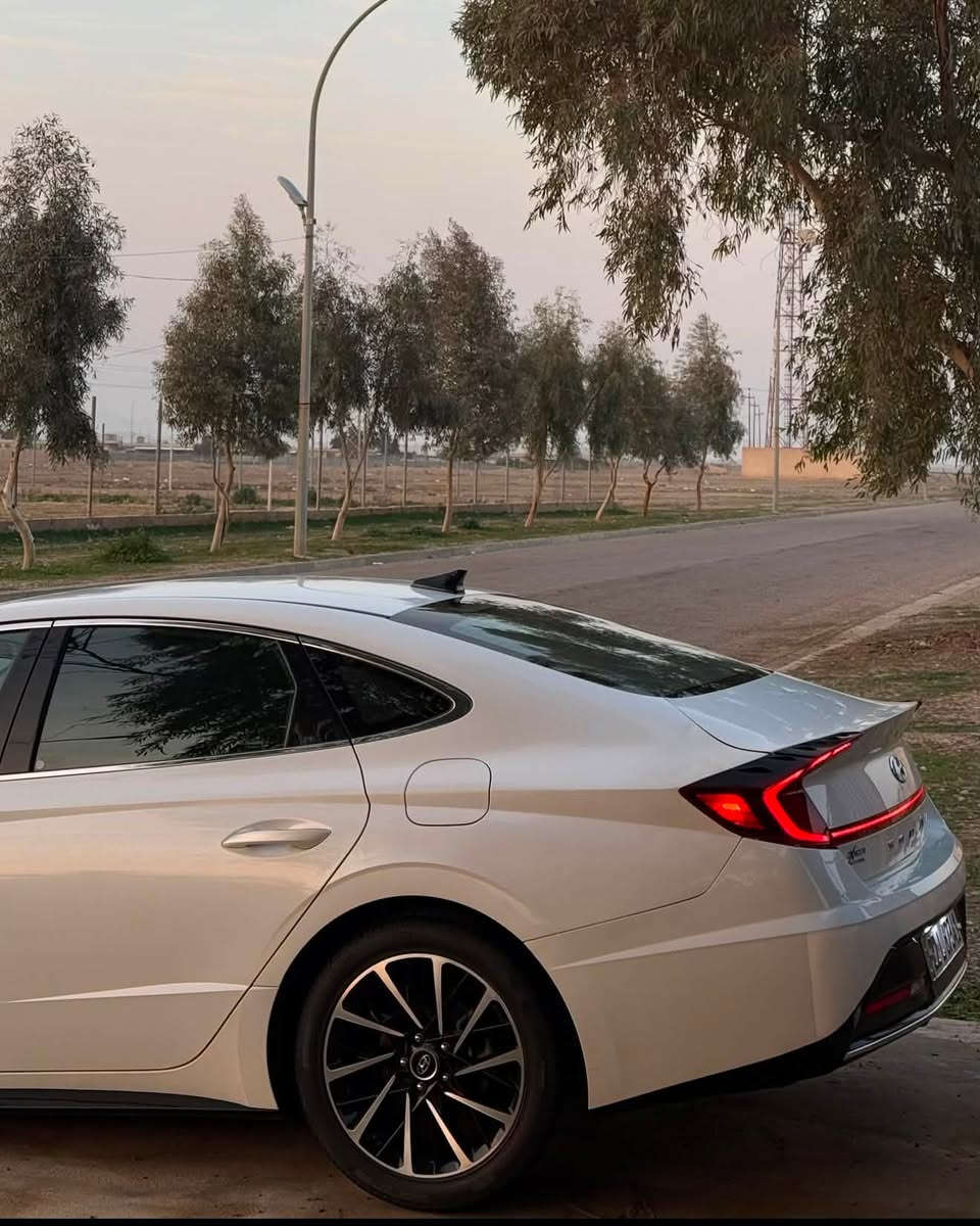HYUNDAI SONATA SEL+ 2020
بيع او مراوس بجيب ١٨/١٩

‎• عدادات دجتل 
‎• شاشة + تحكمات شفتات ستيرن
‎• كروز سرعة ، قيادة اليه ، تحديد مسار + خروج مسار
‎• كشنات كهرباء + جلد + تدفئة كشنات 
‎• ويل 18 + تايرات جدد
‎• لايت امامي + بك خلفي فول لد
‎• بجم كبس + بدون ايرباك + بدون صبغ 
• ماشية 61 Mi
• السيارة عليها ادامة كاملة من بلكات ونوزلات و حدادية كله شرط 
‎•مرفقة صور الضرر + السونار 
• السعر 161 وبيها مجال بسيط
***********

