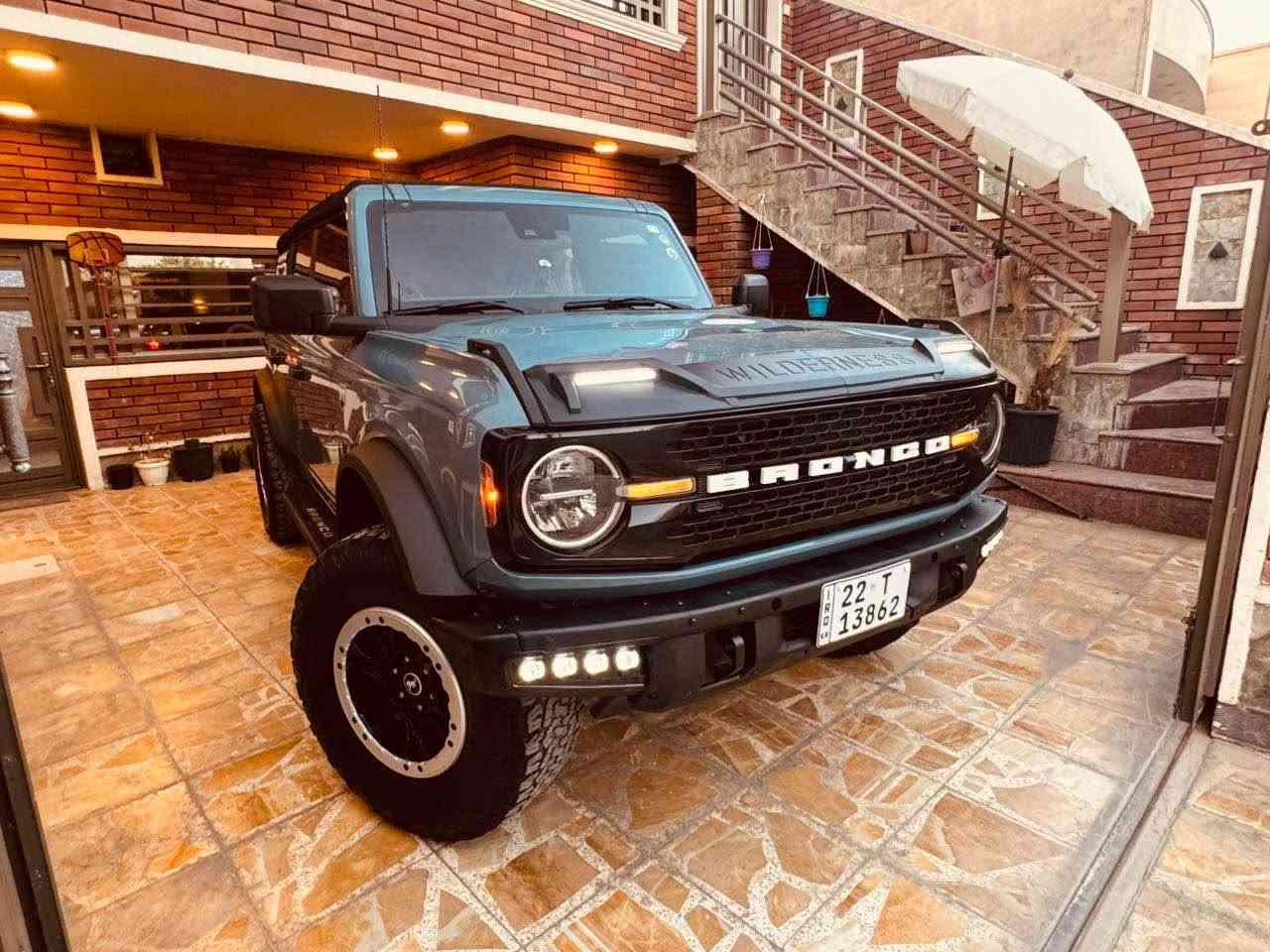 للبيع | Ford Bronco 2022 Big Bend

الموديل: 2022 Big Bend
السعر: 269 ورقة وقابل للتفاوض
العنوان: الدورة – شارع أبو طيارة
للاستفسار: ***********

رقم أربيل الجديد وباسمي شخصياً
فحص وهزة جاهزة

عداد 45000 ميل فقط

محرك V6 سعة 2.7L Turbo بقوة 330 حصان
نظام دفع رباعي 4x4 مجهز للطرق الوعرة
G.O.A.T. Modes لمختلف أنواع التضاريس
سقف متحرك Removable Top
جنوط 17 إنش مع إطارات Off-Road
شاشة 8 إنش SYNC 4
Apple CarPlay & Android Auto
كاميرا خلفية وأنظمة أمان متقدمة
مقصورة رحبة وتصميم عملي وعصري

Ford Bronco ليست مجرد سيارة SUV، بل سيارة مصممة للمغامرة والقوة والطرق الصعبة، مع المحافظة على الراحة والاستخدام اليومي.

سيارة مميزة بحالتها ومواصفاتها، والفرصة مناسبة للجادين.

للمشاهدة والفحص، السيارة جاهزة. بغداد, العراق
