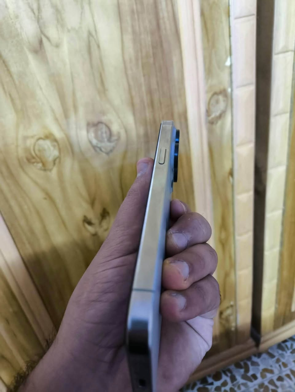 ايفون 15 بروماكس
مامفتوح نورمال الجهاز

تك سيم

ذاكرة 256

بطارية 98%

جلخ واحد مابي جهاز حيل نضيف ***********
