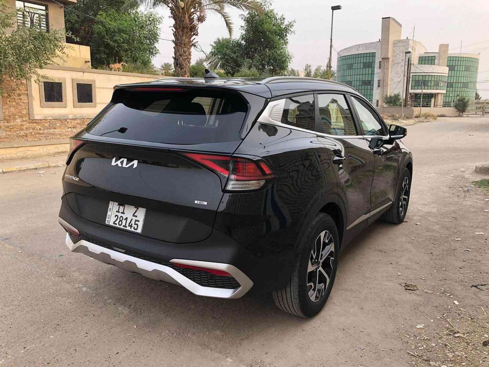 سبورتج 2023 وارد امريكي هايبرد فئة EX 

محرك 1600 تيربو سيارة قوية و اقتصادية جداً 
ماشية 22 الف ميل قابل للزيادة

لون الداخل النيلي و الاوف وايت جلد (نادر و مرغوب)
السيارة ما داخلة اي صيانة فقط تبديل دهن محرك
المواصفات

تدفئة كشنات وستيرن
كروز سرعة
رادار امامي مانع اصطدام
تحديد مسار
نقاط عمياء
حساس جامة امامي
مانع تزحلق
سايد بريك دكمة
اربع  انظمة قيادة
‏SPORT, ECO, SMART, SNOW
فور ويل درايف 
حاكية بلوتوث 
بصمات ابواب 
تشغيل بصمه
تشغيل عن بعد

لايتات لد طاسة
مضخم صوت سستم
حساس خلفي 
كشن سائق كهرباء
منفذ شحن وايرليس و كذلك مخرج شحن في الكشنات 
اشاير بلمري 
توقف ذاتي 
تبريد امامي وخلفي
شاشه دجتال متصل 
كامره خلفيه واسعة 
تبريد بيانو
بوصله
تحكم ستيرن كذلك شفتات 
لايتات لد امامي وخلفي

حادث دعامية امامية و بارد بسيط بخشم البنيد والجاملغ كما في الصور ما مكحل و بيها ايرباك 

السعر 185
مكان السيارة بغداد

‪***********‬ بغداد, العراق
