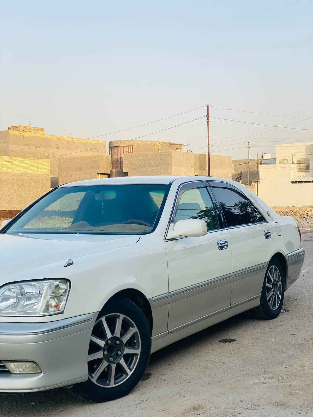 خضراوي   ملكه رقم كركوك موديل 2003
مدفوع كمرك وضريبه وكاله عامه ام صوره 

مكفوله كفاله عامه عراق ويابان من صبغ من ضربه  تحوير فوك وجوه نجف دشبول عارف العيساوي 

المواصفات 
اصل كرستال مو شد ؟ 
3 دكم 
مكينتها ديفور الكبير الحجم 3000 شاصي 75.
اربع كشنات كهرباء. 
ستيرن كهرباء.
برده خلفيه كهرباء أصليه.
مري كهرباء+هيتر 
ويل كب نجمه  حجمه16.بلادي ؟ 
اريل امامي كرستال شذره زرقاء.
لايتات كرستال زنون.
بگ لايتات كرستال لد.
شاشه كرستال ترحيب.
سستم ايرباگ سليم.
كروز تثبيت سرعه.
مري اشاره وترحيب عند الافتراب
مانع انزلاقTRC.
تخم تور اصلي 
شغالABS.
سستم صوت +دمامات فد شي.
حداديه +تخم تاير جديد.
سستم نياكل متكامله.
والسياره ماعايزه برغي كامله على اخر حبايه.
والسياره بالواقع اجمل من الصور بهواي مكان السياره بابل القاسم 
السعر 115 وبيها مجال  

رجاءً اذا ماعجبك السعر او مو شراي اعگب المنشور او تعلق تعليق حلو يدل على أخلاقك الراقيه وكلشي أكو بالسوگ. اي استفسار اتصال فقط  اعتذر *********** / ***********
