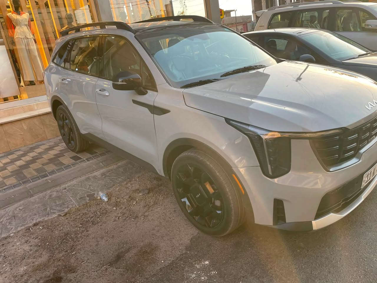 سورنتو 2024 جديده بمعنى الكلمه
لون سمنتي مميز حادثه بنيد وجاملغ ارباك ستيرن 
رقم بغداد السعر 200$(***********)
