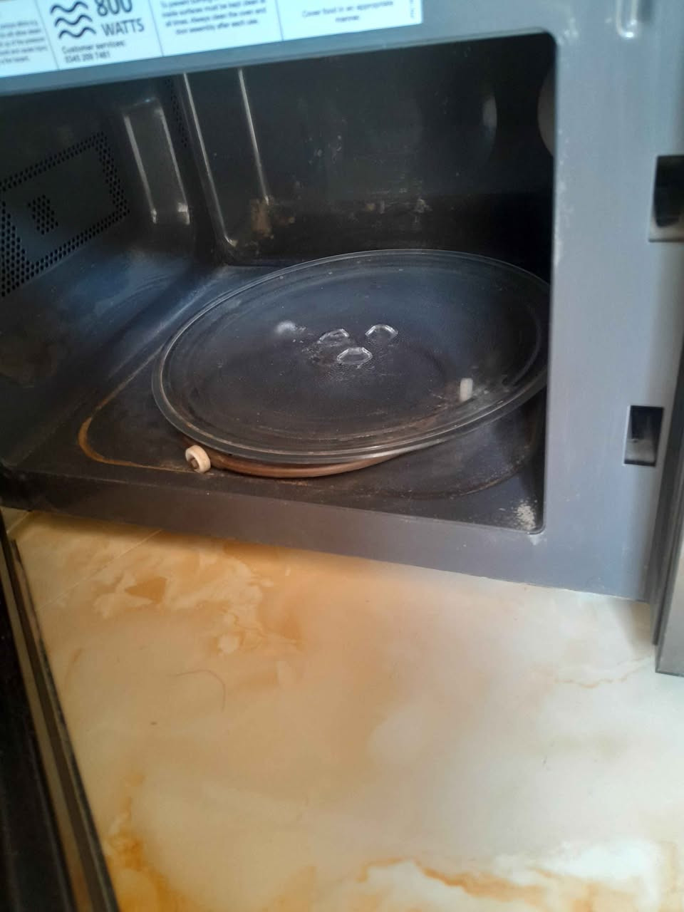 ميكرويف للبيع السعر 70 العنوان ميسان حي المعلمين الجديد التواصل واتساب ***********

Russell Hobbs
السعة: 17 لتر.
القدرة: 700 واط.
طبق دوار: مقاس 11 بوصة (28 سم).
5 مستويات للطاقة لتناسب أنواع الطعام المختلفة.
مؤقت رقمي حتى 99 دقيقة و99 ثانية. عمارة, ميسان
