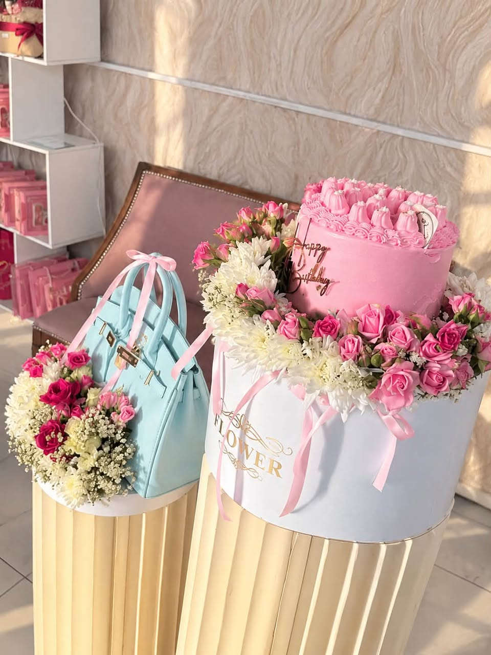 مختصين بتنسيق باقات الورد الطبيعي والصناعي 🌷
بتفاصيل تنعمل بحب وعلى ذوقكم 🎀
🚚 توصيل بنفس اليوم( ***********)
📍 حي الجهاد – بغداد
