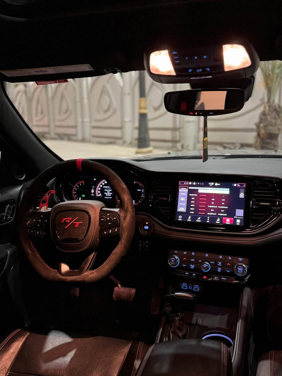 🔥 للبيع | دودج دورينكو RT Plus HEMI V8 🔥
😮‍💨🖤 موديل 2024 — سيارة هيبة وأداء

▪️ اللون: سمنتي صَدَفي ✨
▪️ الترقيم: بصرة شهداء / ترقيم جديد
▪️ الممشى: 12 ألف ميل فقط (تقريبًا 19 ألف كم)
▪️ المحرك: HEMI V8 5.7 🔥
▪️ وارد أمريكي 🇺🇸
▪️ السيارة على وضع الشركة ✨

🔧 تبديل:
بابين + جاملق + صفحة العبري

المواصفات:
✅ RT Plus
✅ نظام AWD فور ويل
✅ فتحة سقف
✅ بصمة تشغيل + بصمة أبواب
✅ كشنات جلد كهربائية خزن وضعيات
✅ تدفئة وتبريد للكشنات
✅ تدفئة كشنات خلفية + تدفئة ستيرن
✅ شاشة كبيرة + خرائط
✅ Apple CarPlay
✅ شفتات ستيرن
✅ ستيرن كهربائي
✅ تشغيل عن بعد
✅ صندوك كهربائي
✅ رادار أمامي + خلفي + نقطة عمياء
✅ حساسات خلفية
✅ وضعيات قيادة Sport / Eco
✅ مانع انزلاق
✅ تبريد 3 قطع ❄️
✅ لايتات LED زينون 💡
✅ AUX + Auto Stop

للتواصل *********** البصرة, العراق
