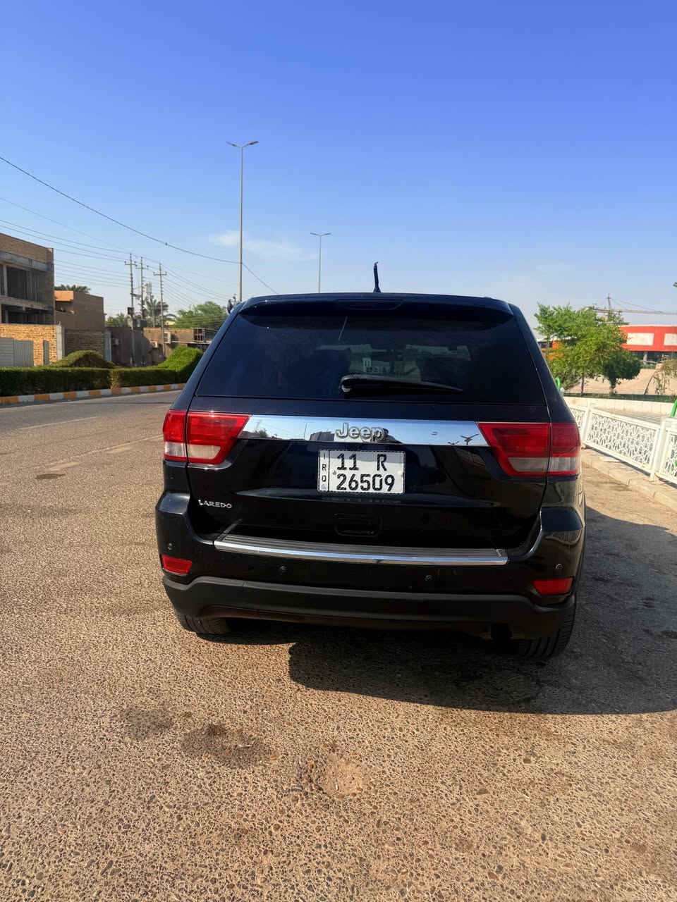 سلام عليكم 
جيب لاريدو ٢٠١٣ رقم بغداد باسمي  هزة قبل ٢ شهر مدخلها سيارة جاهزة من كلشي كير محرك حدادية سيارة  نضيفة ونصبتها كلش حلوة بيها اربع قطع صبغ فقط مسويلها ادامة كاملة قبل شهر مع تخم تاير جديد ايضاً تبريد ثلج سعر السيارة ١٣٤ وبيها مجال  مكان السيارة العمارة 
رقم الهاتف *********** عمارة, ميسان
