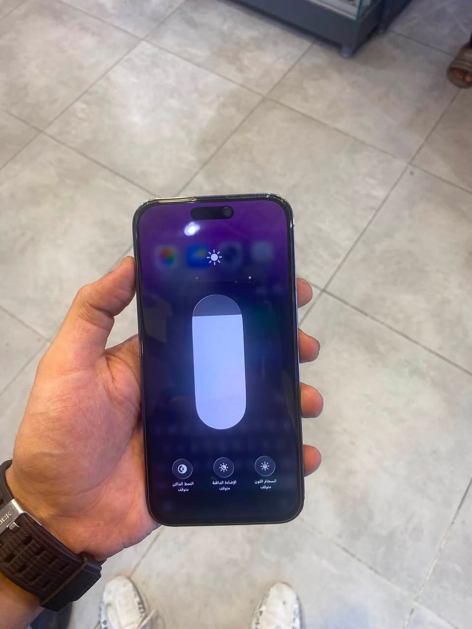 ايفون 14برو ماكس ذاكره 256بطاريه 100مبدل شاشه نوعيه اولد ممتازه 3خيارات وكله شغال صوت اتصال انترنيت كامرات بصمه وجهه كله مكفول وكارتونته الاصليه هم موجوده ويا السعر 490الف قفله عنواني بغداد الدوره ***********واتساب وخط
