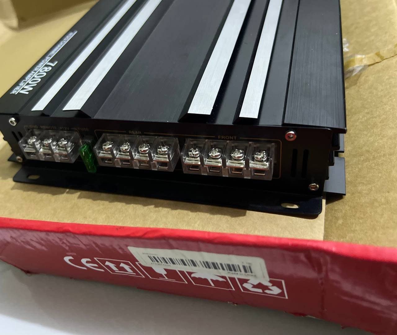 Power Amplifier C-286 7800W  
جهاز وظيفته يقوي أشارة الصوت الي تطلع من المسجل او اي جهاز صوتي حتى يكدر يشغل سماعات أقوى وبصوت أعلى واوضح (مضخم صوت) وتكدر تستخدمه لتشغيل اكثر من سماعة بنفس الوقت.
يستخدم في منظومات الصوت ،السيارات والسماعات.
 7800واط.
الجهاز اصلي وجديد وبل كارتونه الأصليه.
للتواصل أو الاستفسار خاص 
أو على هذا الرقم:***********
