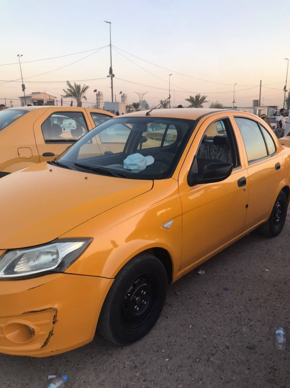 السلام عليكم ساينا للبيع موديل 2019 سياره باسمي تحويل ثاني يوم هيئه وغرامات مصفره مكاني بغداد الامين الثاني ماشيه 192 سعر السياره ب 53 رقم الهاتف ***********
