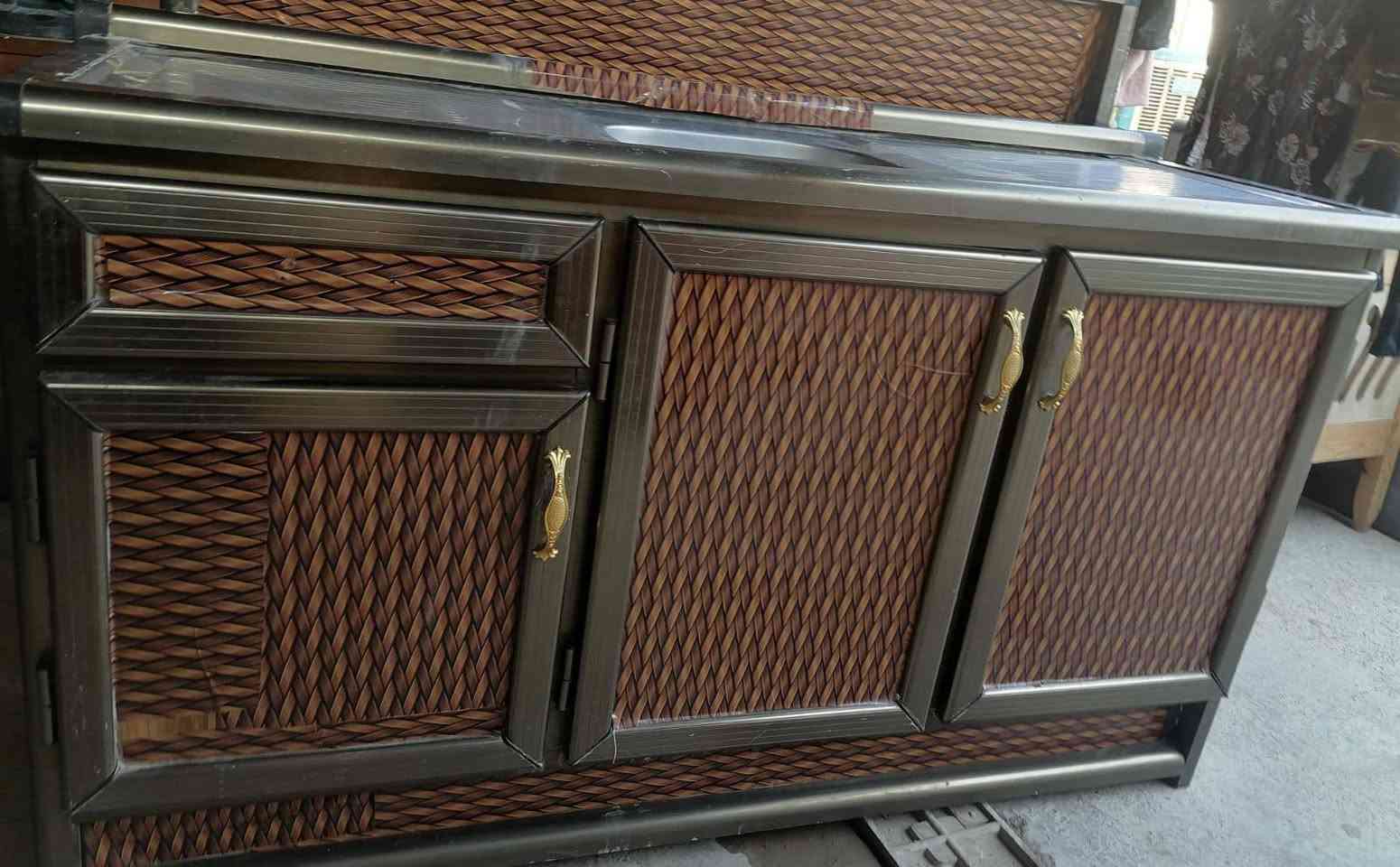 كاونتر 3قطع نظيف مابي اي ضرر السعر مناسب العنوان ديالى الخالص سعدية الشط الشراي يتواصل ع هذا *********** اتصال واتساب
