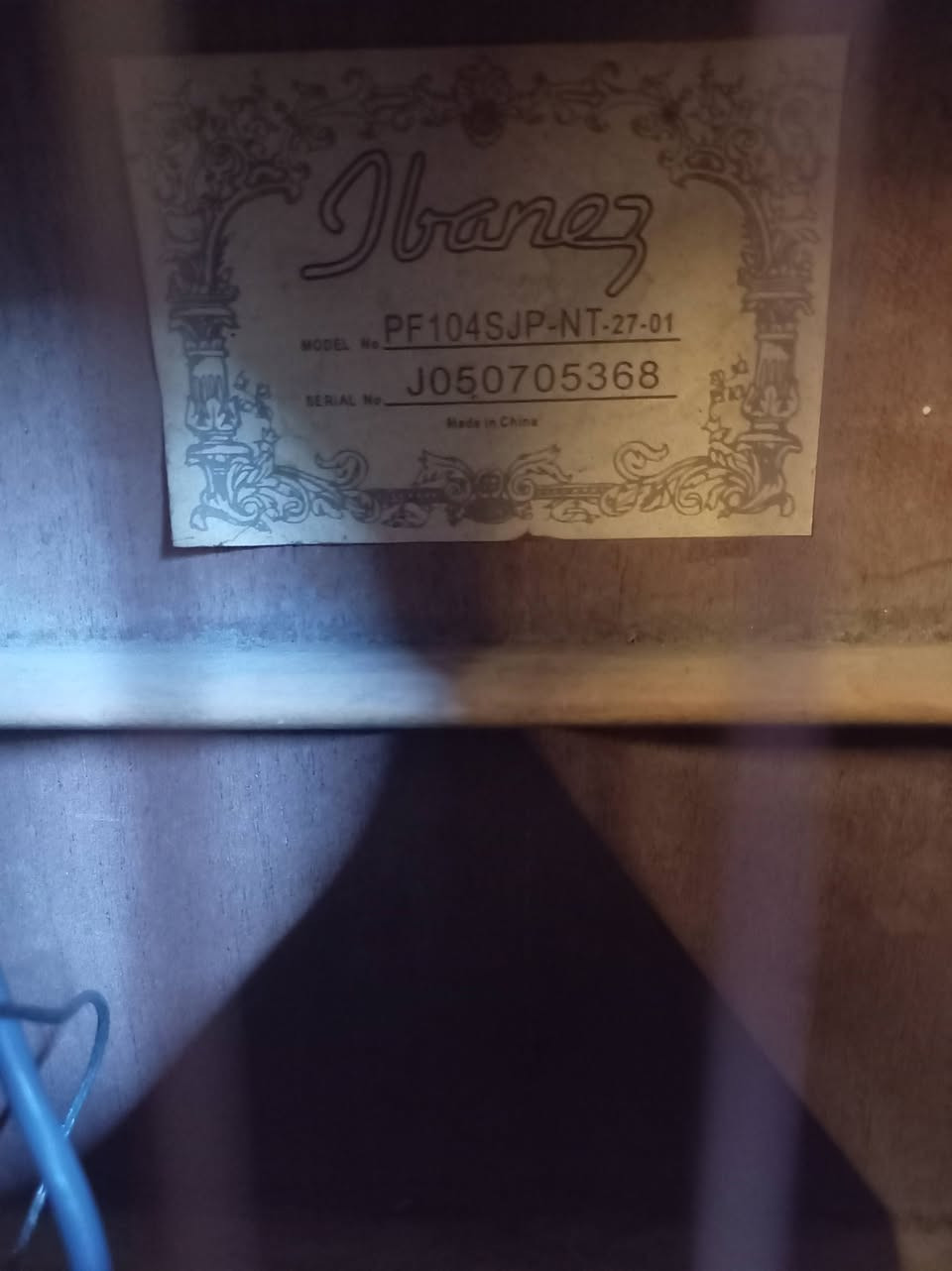 Ibanez 2005

واحد من أفضل ماركات الاكوستك عمره 21 سنة جدا ممتاز خشب مالته و مرتب

بيه ايكولايزر بس يرادله كيبلات ترتبه

سعره 150 الف للعلم اخوان ترة هذا كلش غالي سعره ب مواقع بين 200$ إلى 350$

***********
