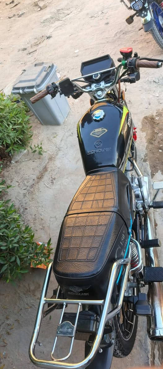 🏍️ للبيع دراجة نارية بحالة ممتازة
دراجةعدد ٢  نظيفة استعمال شخصي، مكينتها ما مفتوحة، وأداؤها ممتاز. السعر ٧٢٥ الف بيه مجال قليل للشراي
موديل 2025، أوراقها كاملة وأصولية، وجاهزة للنقل والبيع.
📌 المكينة: ما مفتوحة
📌 الأوراق: كاملة وأصولية
للاستفسار والتواصل، ***********
