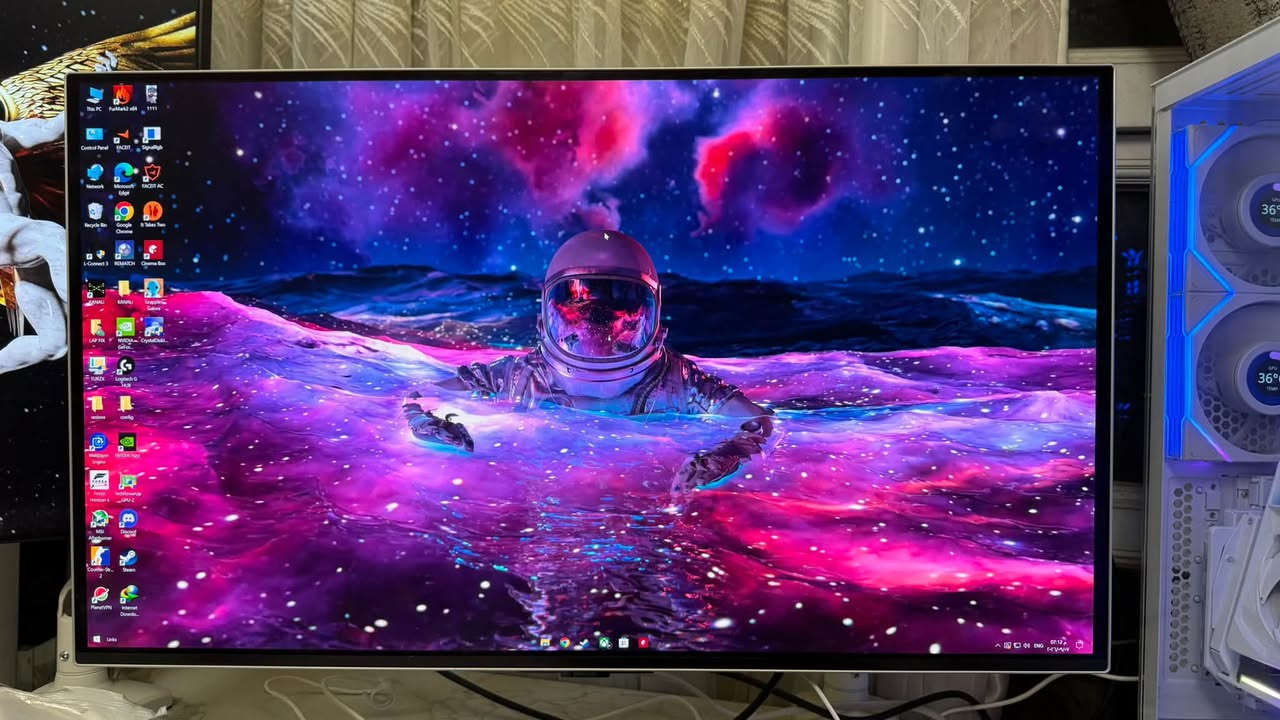 تجميعة High end اعلى شي بالسوق ممكن تحصلة
GPU - Gigabyte Aorus RTX 5090 MASTER ICE 32G 
MB - X870 MASTER ICE PRO white
CPU - R9 9950X3D
RAM - G-SKILL ROYAL DDR5 96GB 6000HZ 2 X 48 white
STORAGE - m.2 samsung 990 pro 2TB
STORAGE - m.2 samsung 990 EVO PLUS 2TB
 COOLER - atryx panorama 360 se
CASE - lian li o11 dynamic evo xl white
PCI-e Lian Li Riser Cable GEN 5 white ( ما متوفر بالعراق )
FAN - X9 lian li uni fan tl Icd wireless white
Extension lian li strimer X2 white
PSU - ROG STRIX 1000W PLATINUM
DISPLAY - Samsung Odyssey G8 32inch OLED 4K 240Hz white
السعر 15,000,00 مليون وبيها مجال للجادين فقط
مكاني بغداد - الدورة - ***********
