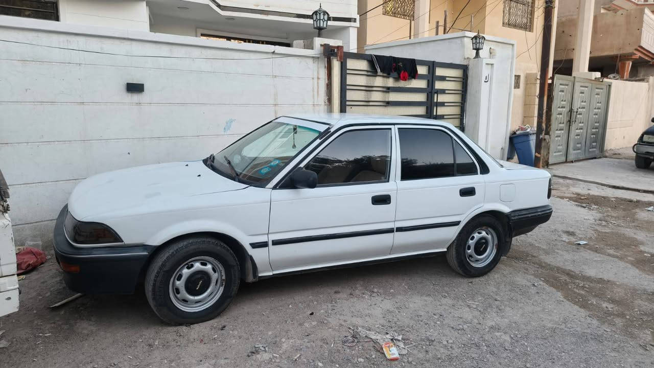 سلام عليكم  سيارا كورلا موديل 90 لبيع كير ومكينا بلاد وشرط لتحويل ***********  تصل علارقم
