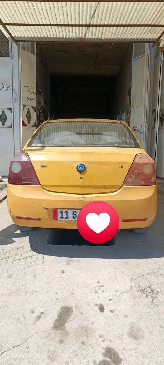 سلام عليكم سيارة جيلي MK 2010 زوج تايرات جديد امامي كير ومكينة كورلا بلادي السعر 30وبها مجال رقم بغداد بشرط التحويل /***********
