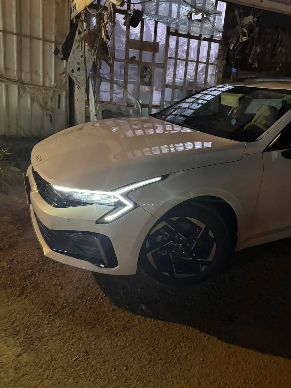 🚘 للبيع Kia K5 موديل 2024 خليجي

✨ السيارة نظيفة جداً وبحالة ممتازة
📅 الموديل: 2024
🌍 المواصفات: خليجي
🛣️ الممشى: 34,000 كم
مكينه 2500
🛡️ كفالة موجودة
🏢 باقية على ضمان شركة كيا
❄️ تبريد ممتاز
🔥 السيارة جاهزة للاستخدام وما تحتاج شي
سياره ترحيب 
مع حساسات امامي خلفي 
مع حساس فتح الصندوق 
دواخل ابيض جلد 
شاشه تدعم كار بلي لاسلكي 
مري شفط 
5بصمات 
شاشه كبير متصل 

📍 الفحص والسونار موجود بل صور 
💰 السعر: للمشتري الجاد

📞 للاستفسار والتفاصيل راسلني خاص.
او اتصل ع رقم ***********
اثير ***********
