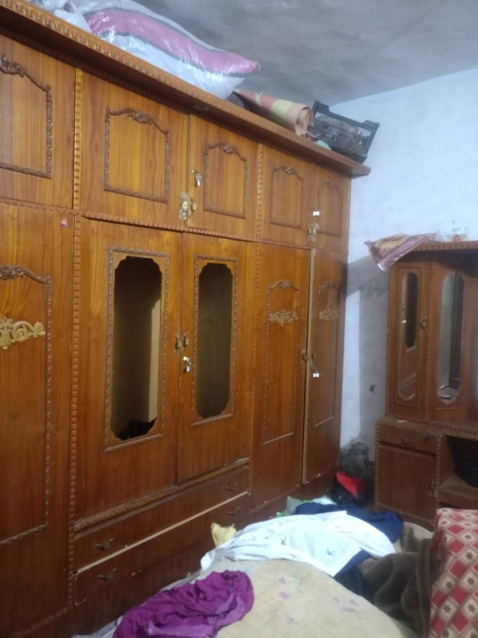 سلام عليكم غرفه لبيع سعر 225 مجال بصيط مكني كطن رازي تواصل ***********
