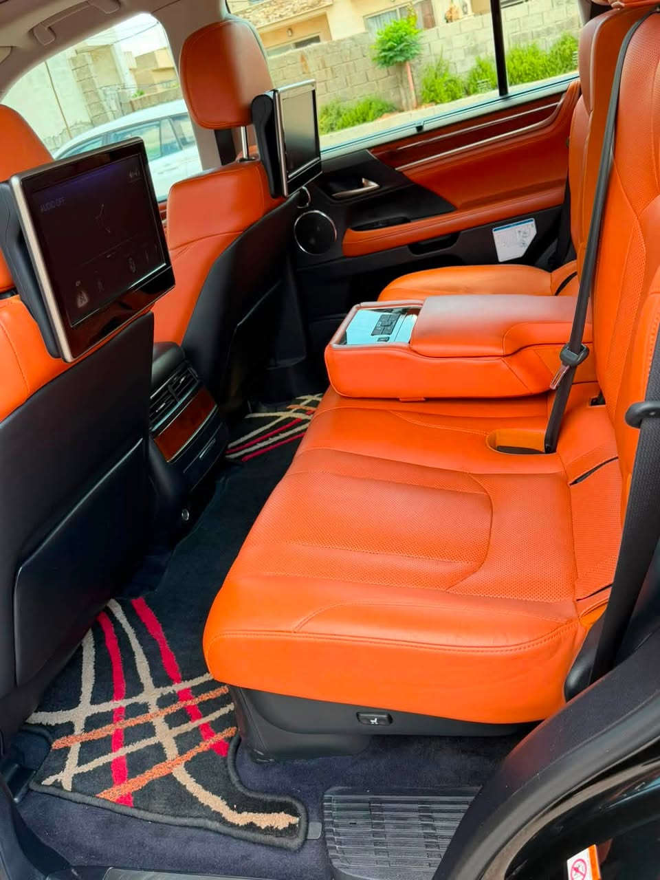 السلام عليكم
Lexus LX 570 super sport بريم فول مواصفات 
موديل 2018
ماشية 93000 الف حقيقي 
بيها دعامية الخلفية صبغ + PDR صغير بل صندوق الباقي مكفول كير و مكينه بشرط 
مكان سياره اربيل عنكاوا 
رقم موبايل *********** 
سعر 63,000$ بيها مجال
