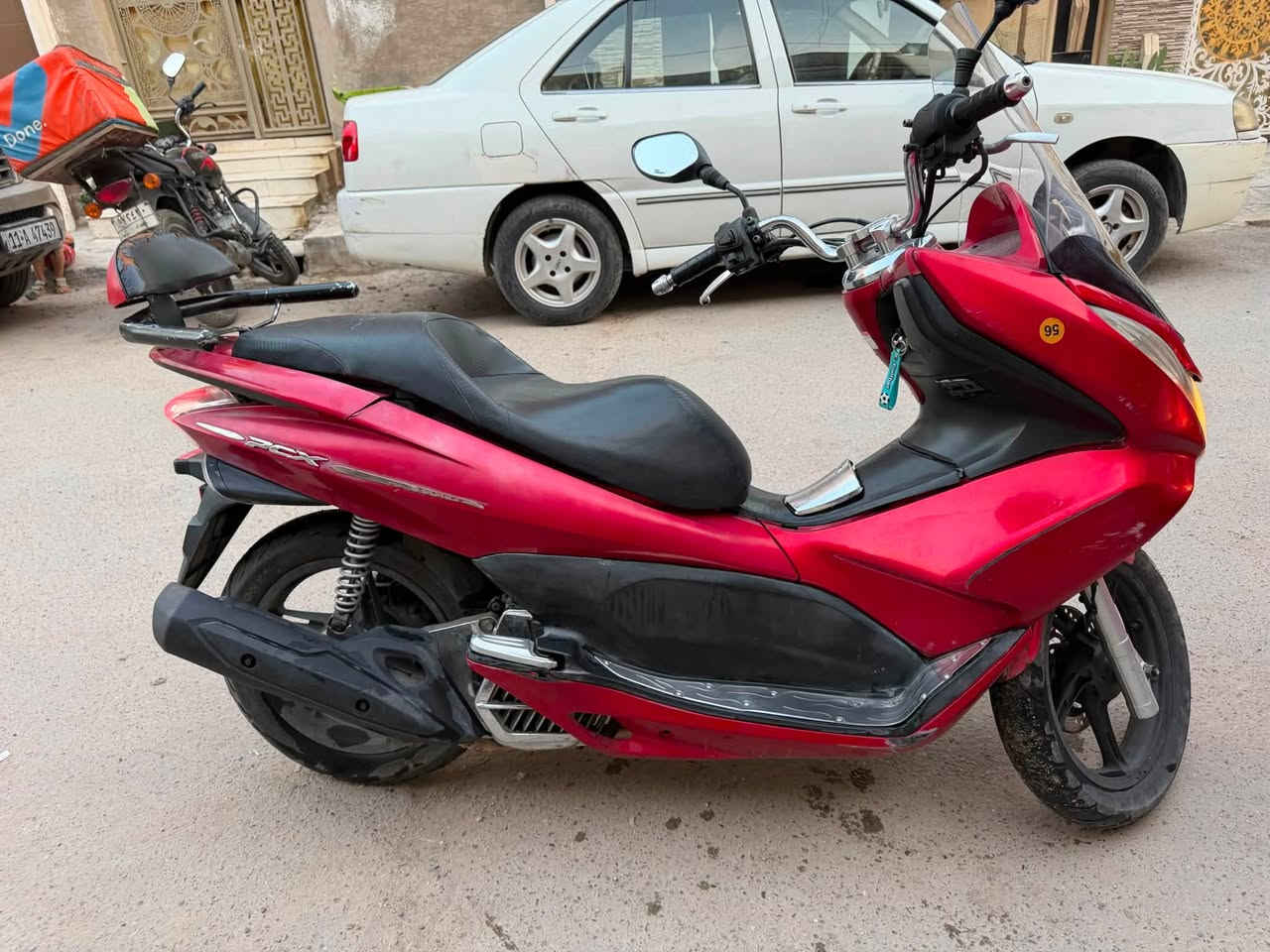 Pcx جيل اول للبيع بسعر مناسب جدا
للاستفسار اتصال عالرقم: 
***********
