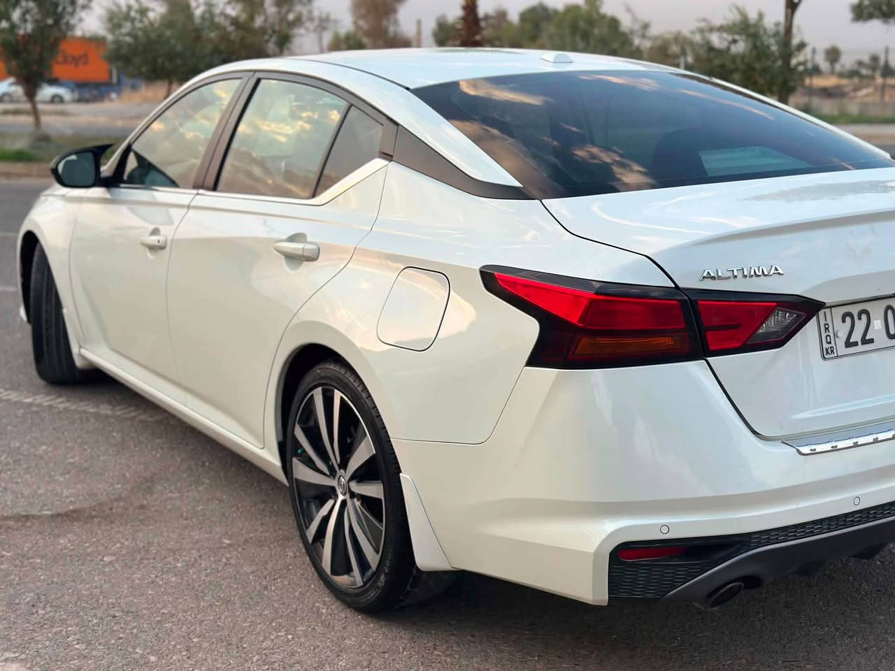 Nissan altima SR 2022
نیسان ئەڵتیما مۆدیل ٢٠٢٢ ئێس ئاڕ
چاملەغ و بۆنید بۆیاخە 
كەمێك نوكی شانسی پەمپە
١١٩ هەزار كیلۆمەتر رۆشتووە 
سەنەوی تا ٢٠٣١ تازەیە
گێڕ و مەكینە و كارەبایی و تەحویل و غرامە بەشەرت
واتسەپ  ***********
