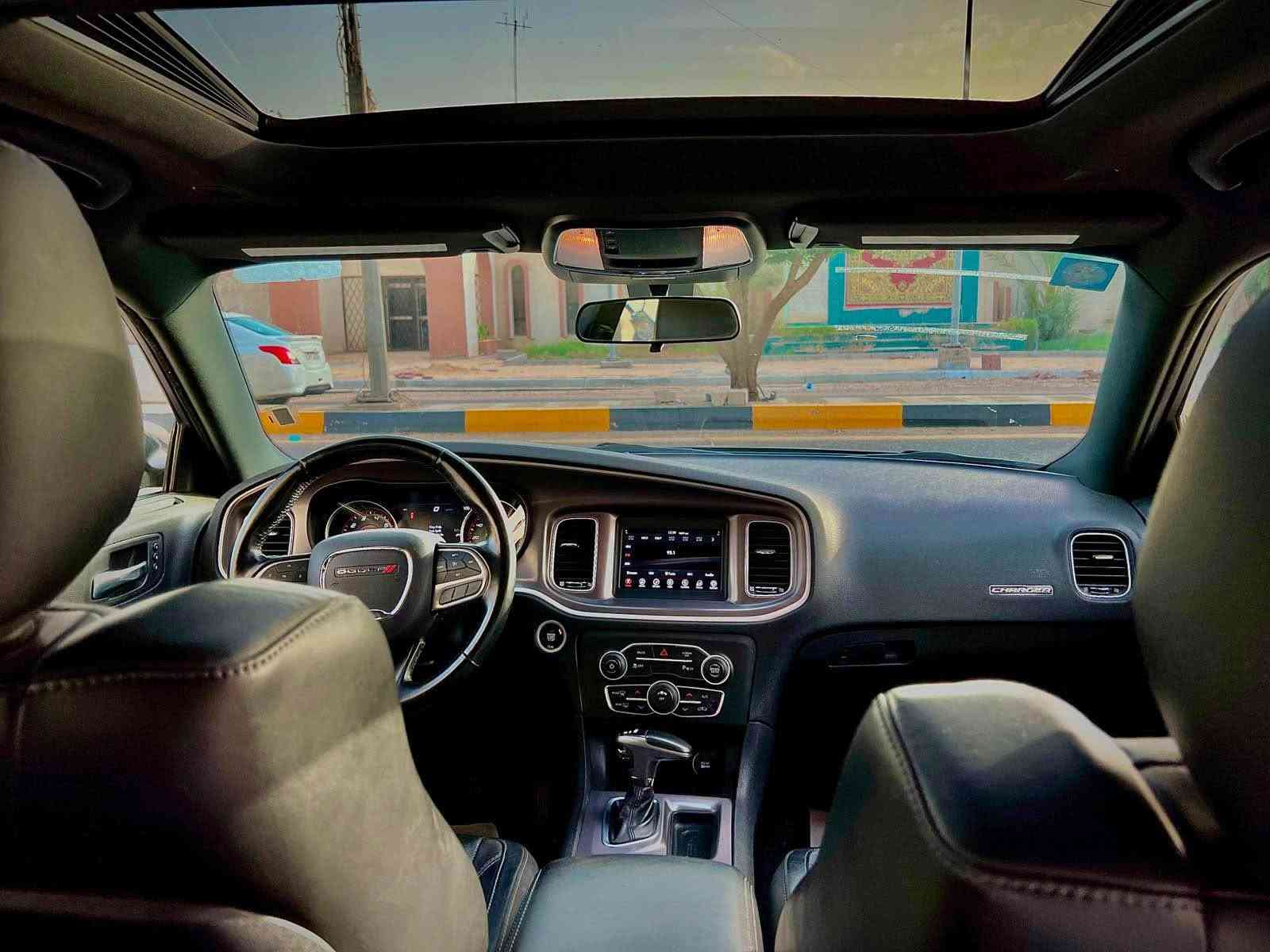 درج جارجر فول مواصفات 

فئه. : SXT PLUS 2 فول مواصفات 
الموديل : 2022 . (امريكي) . 
المحرك : . V6.  3.6L . 
العداد : 72 الف مايل

*مكفوله بدون حادث 
كفاله عامه من كلشي 
 
المواصفات :
* فتحه سقف سلايد
* تو ويل درايف
* انظمه قياده 
* دبل بصمه 2 
* كاميرا خلفية دواره
* المصابيح الأمامية زنون .
* كشافات الضباب زنون 
* دخول ذكي. 
* تشغيل عن بعد .
* شاشه كبيره نفكيشن
* كشنات الداخلية من الجلد 
* مقاعد السائق كهربائي مع الراكب 
* المقاعد الأمامية تدفئة  وتبريد 
الخلفية تدفئة 
* خزن مقعد السائق ميموري 3 وضعيات
* حساسات خلفي 
* تبريد امامي خلفي 
* تدفئة ستيرن . 
* سستم صوت
* بلوتوث تلفون . 
* محدد سرعة .  
.
.. بعد بيه هواي مواصات 
* رقم بغداد جديد
للاستفسار / ***********
المكان / حي العدل بغداد, العراق
