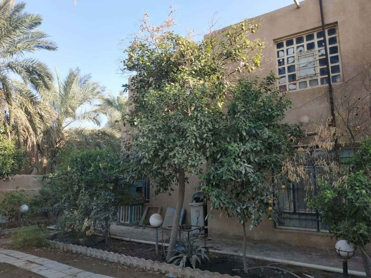 600متر
طابو صرف واجه ٢٠م نزال ٣٠
5غرف نوم واستقبال وصاله ومطبخ وحمامات 3 وحديقه اماميه وخلفيه وجانبيه الاساس صب الكوفة مقابل معمل باتة 600 مليون مع المجال للاستفسار ***********

