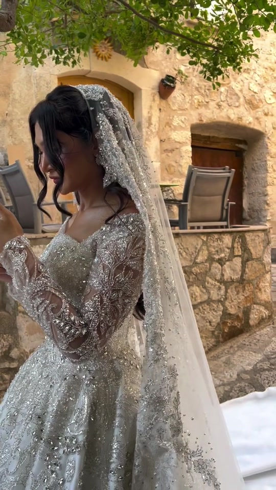 دار إيلا لتاأجير بدلات الزفاف والمهر والحنه 🤎👰 عنونا بغداد م آلصدر الكياره قطاع 69استفسار اكثر واتساب ***********#بدلات_الاعراس_وحفلات #أضيفي_لجمالك_لمسه_فن_معنا💫✨ #الكياره #بدلات_عرس 
