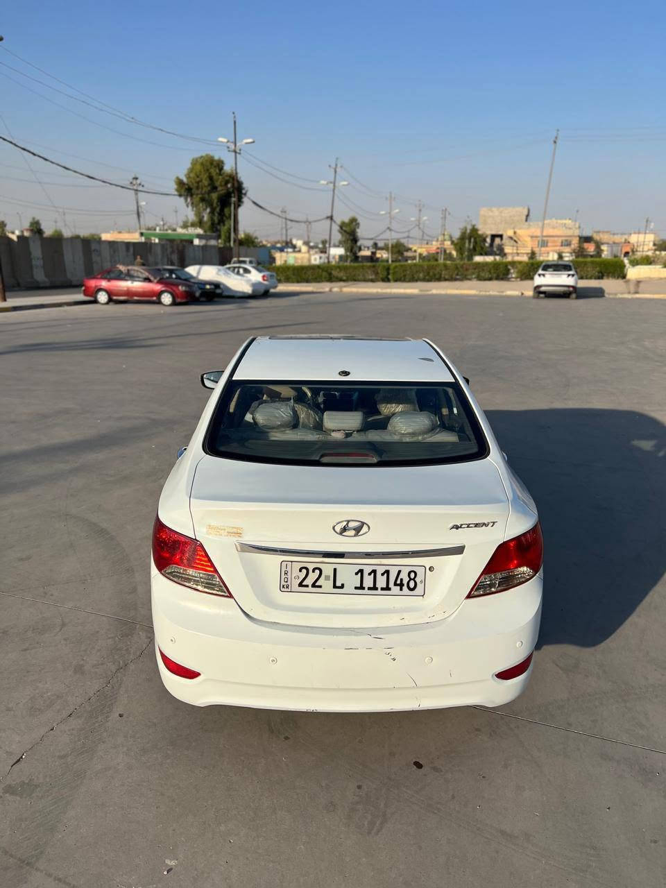 اكسنت بلو ٢٠١٢ 
صبغ دوسه وداير 
بيها مكانات تشليع صبغ 
سنويه ٣١ هزه جديده
مكينه كير شرط 
تبريد شرط
مكان السياره موصل 
السعر 90
***********
***********
