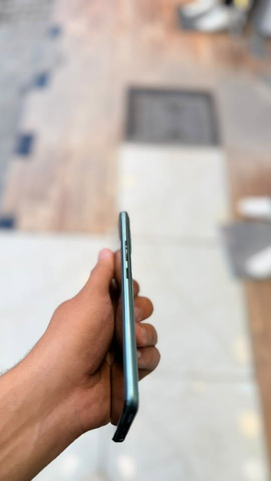 انفكلس هوت 12i جهاز كلش نضيف مال بيت 
 
بدون ملحقات 

السعر ( 80) الف

رقمي / ***********
